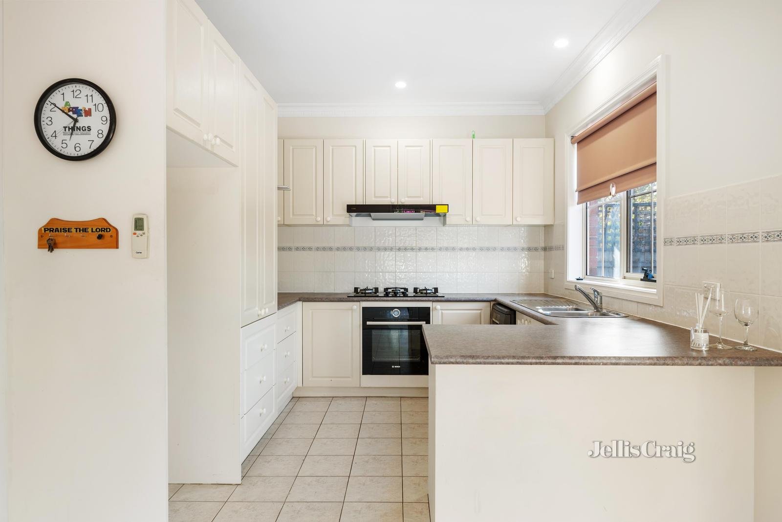 2/16 Baringa Street, Mount Waverley image 5