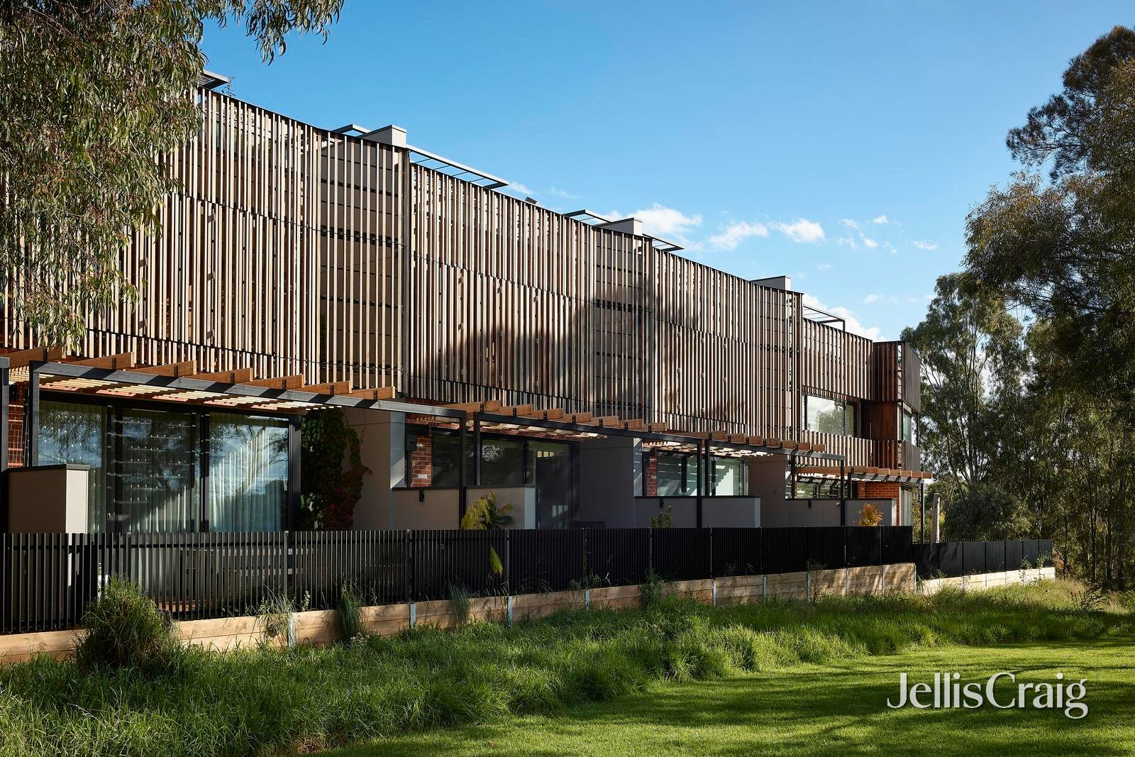 216 Beavers Road, Northcote image 1