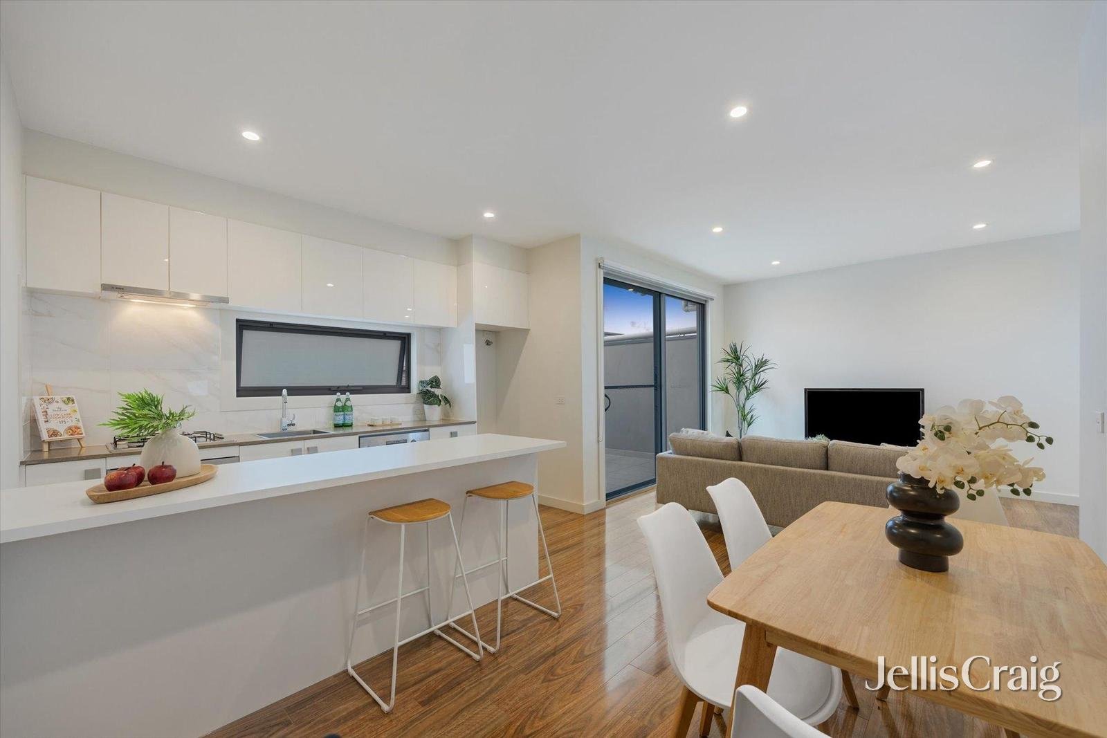 2/16 Browns Road, Bentleigh&nbsp;East image 3