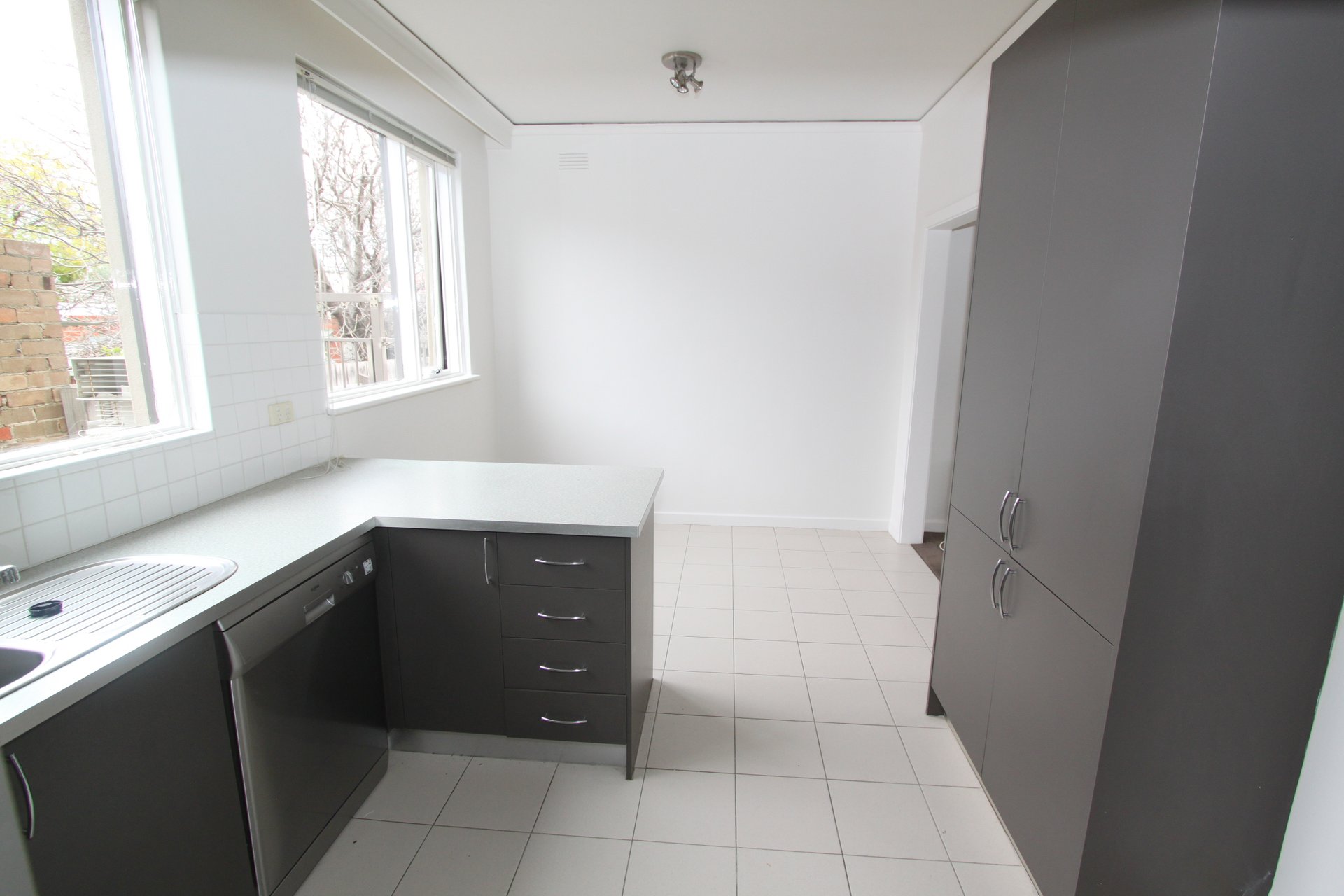 Property Gallery Thumbnail 3