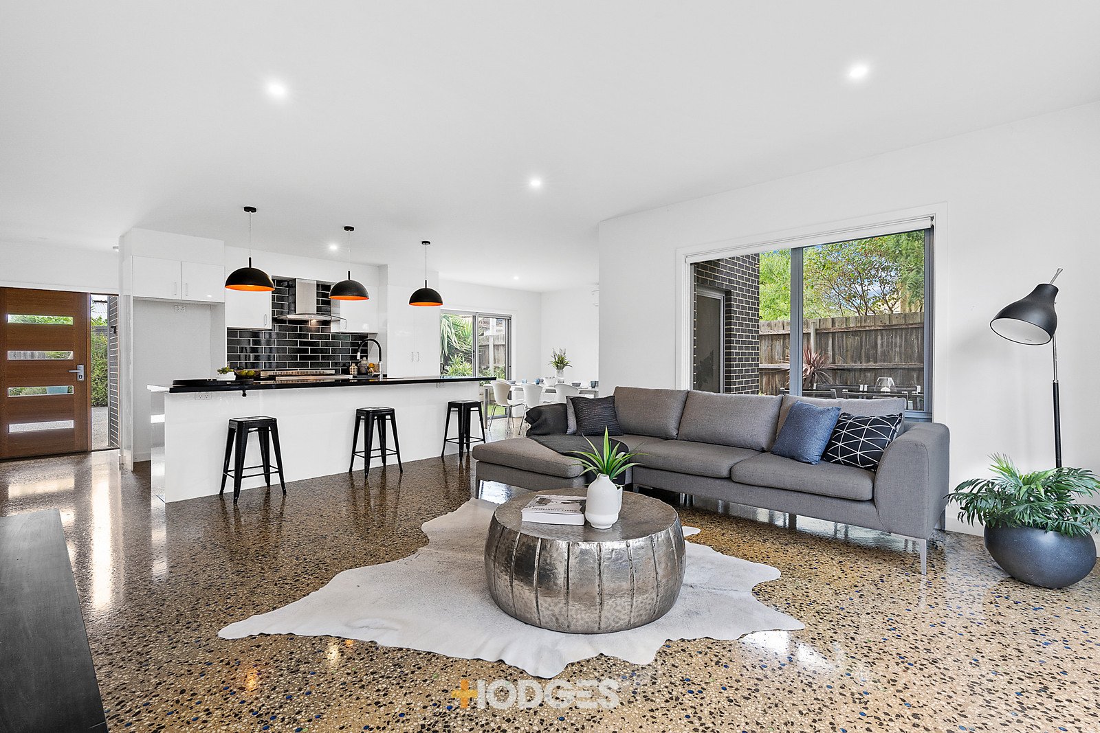 2 / 16 Collins Street Geelong West