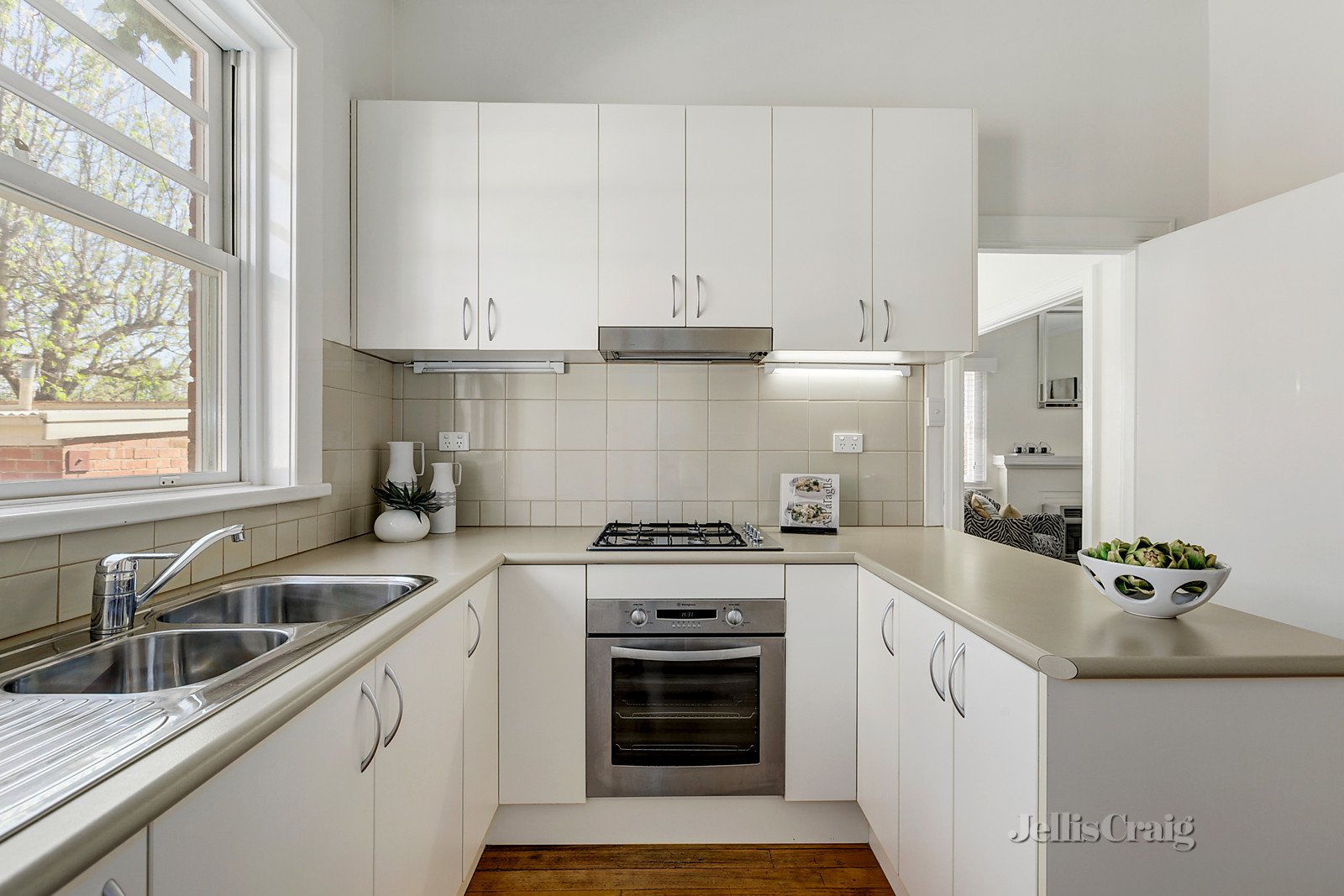2/16 Corsewall Close, Hawthorn image 6