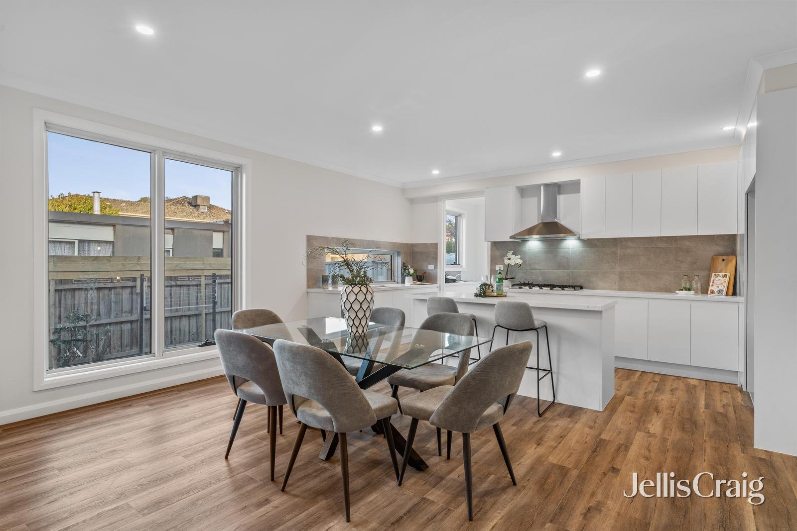 2/16 Flower Street, Ferntree Gully image 4