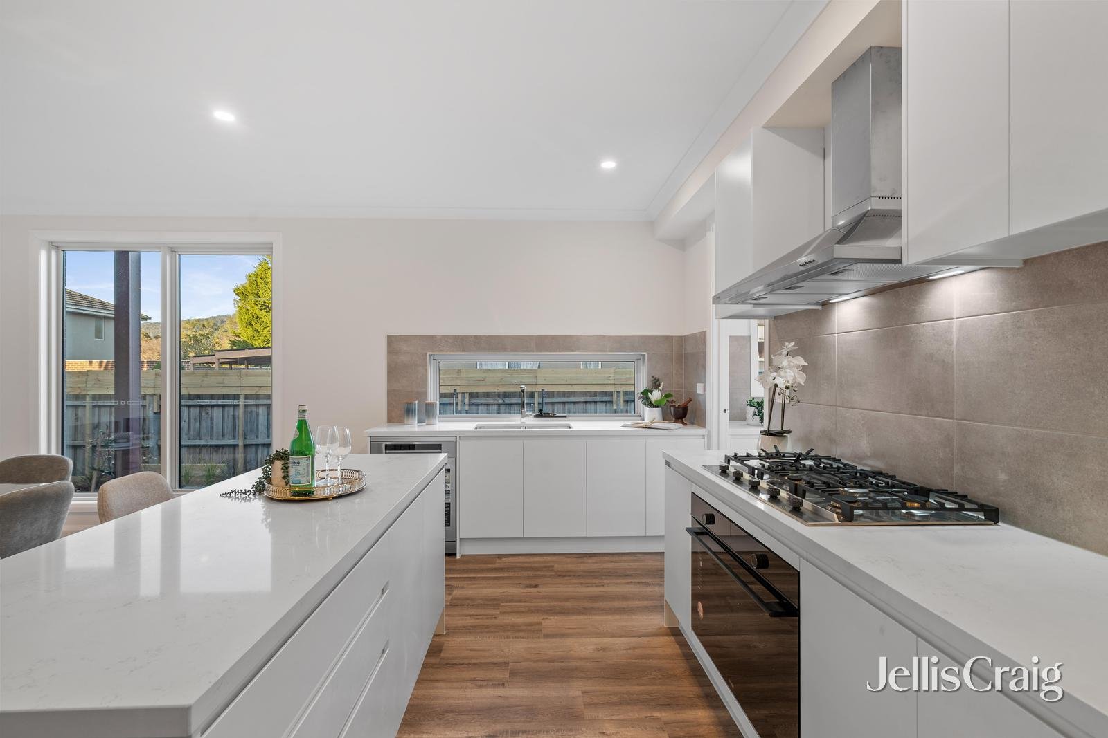 2/16 Flower Street, Ferntree Gully image 5