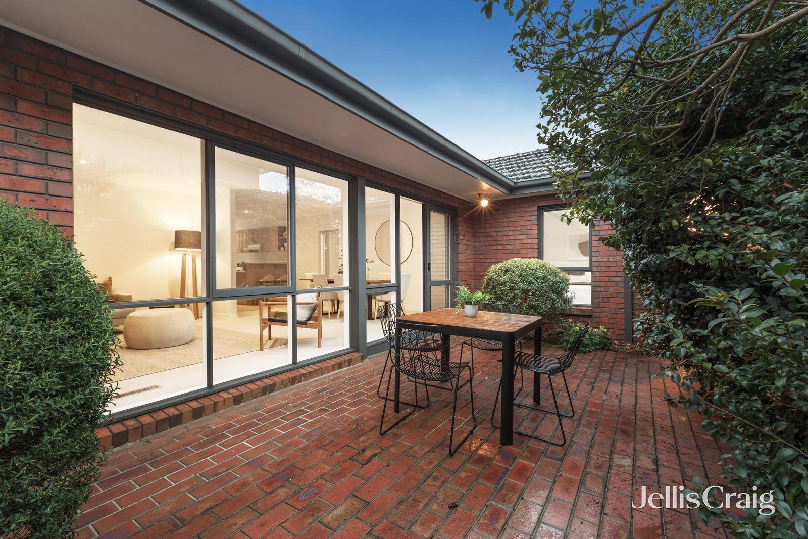 2/16 Gardenia Street, Blackburn image 12