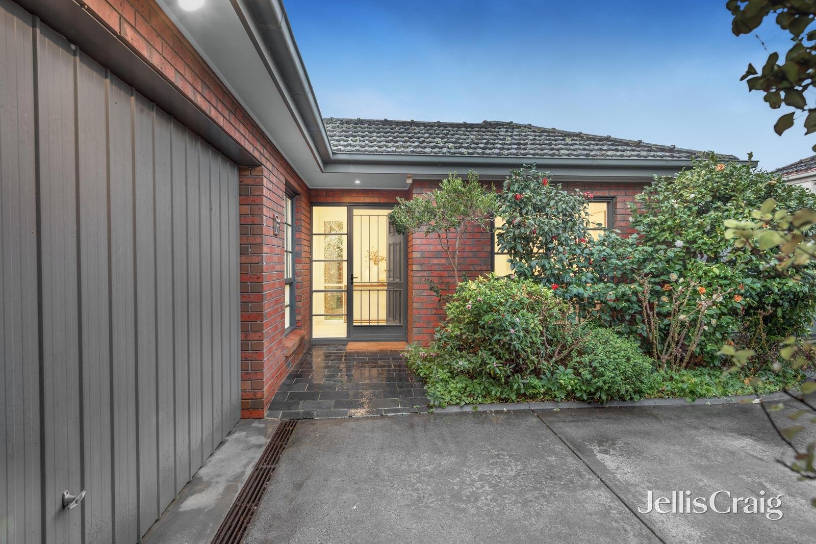 2/16 Gardenia Street, Blackburn image 13