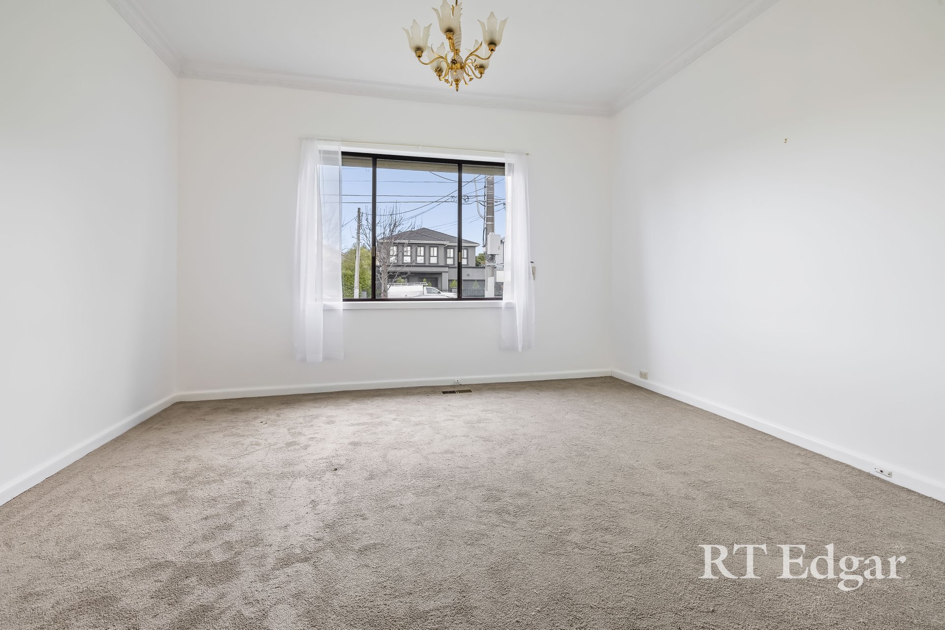 Property Gallery Thumbnail 3