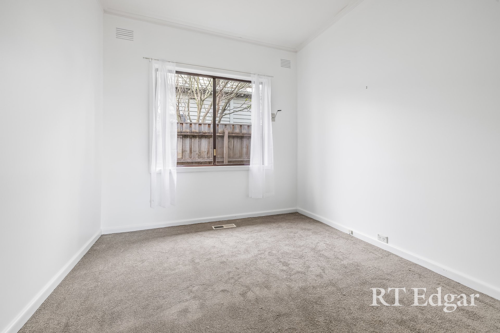 Property Gallery Thumbnail 6