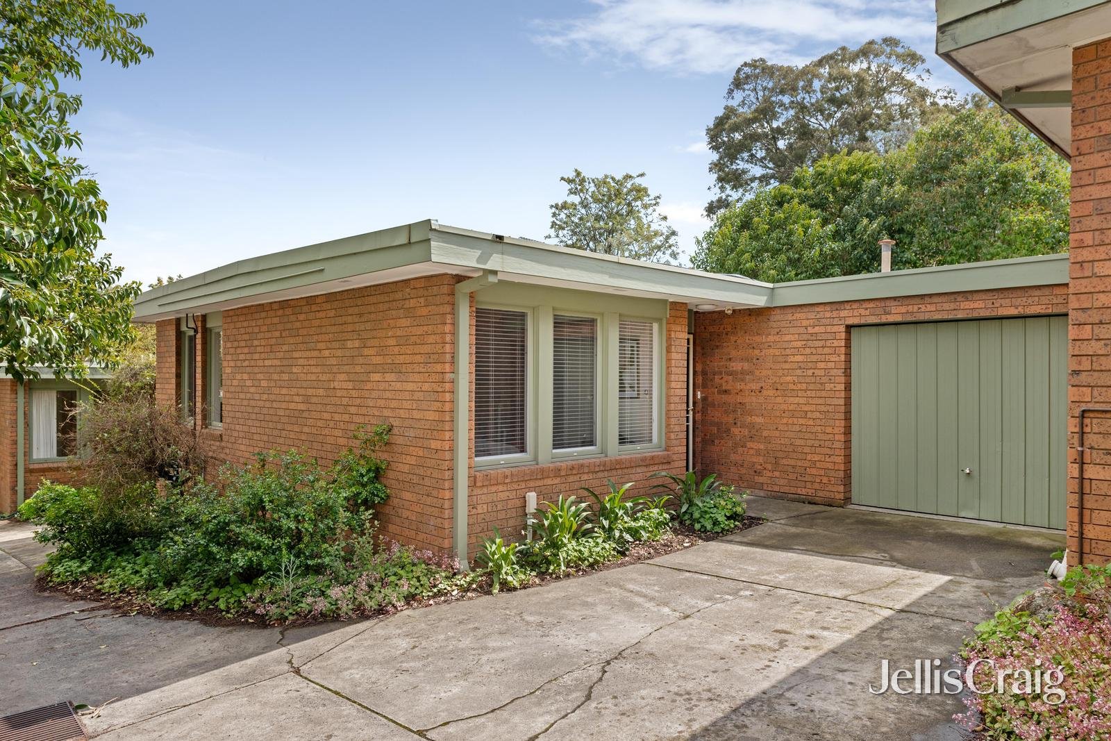 2/16 Harrison Street, Ringwood image 1