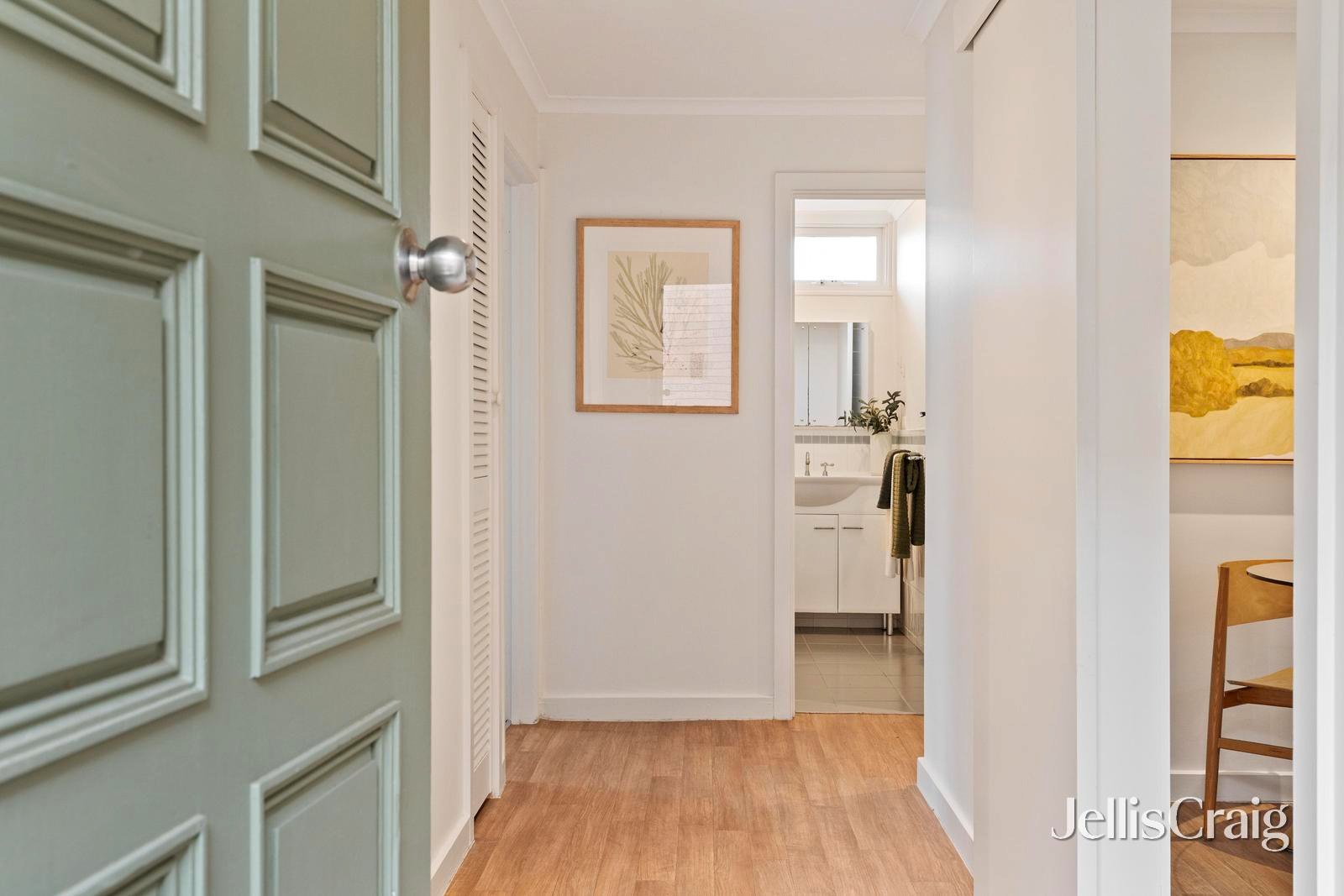2/16 Harrison Street, Ringwood image 2