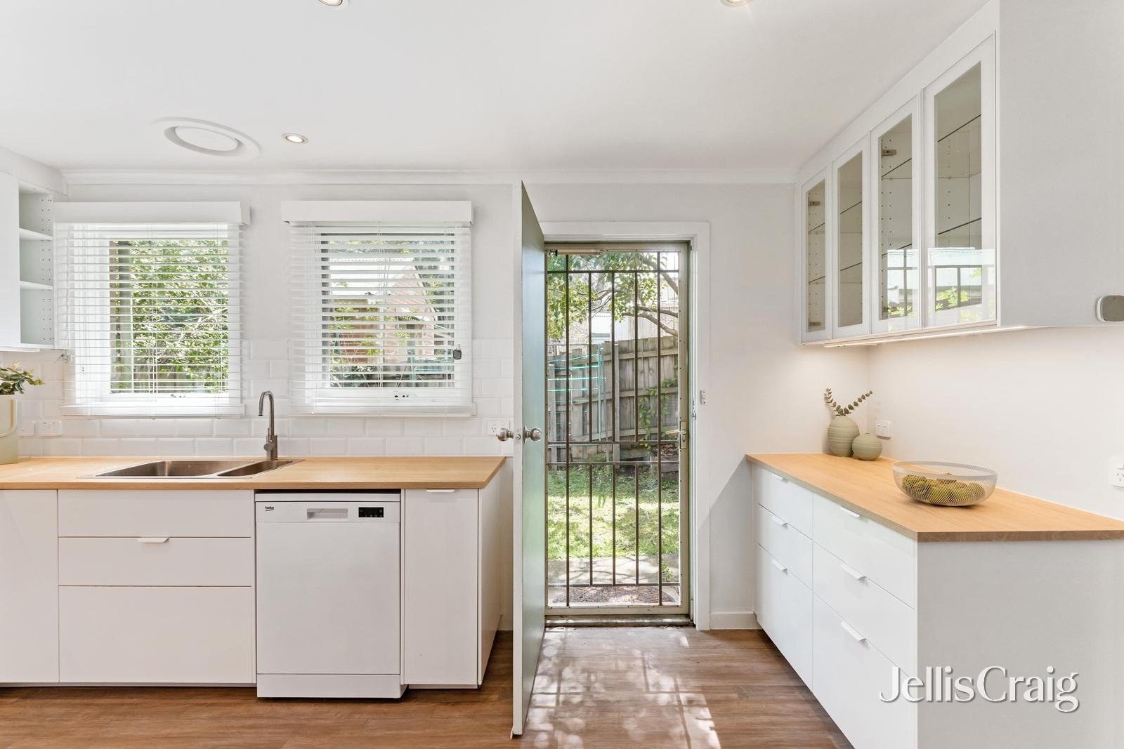 2/16 Harrison Street, Ringwood image 8