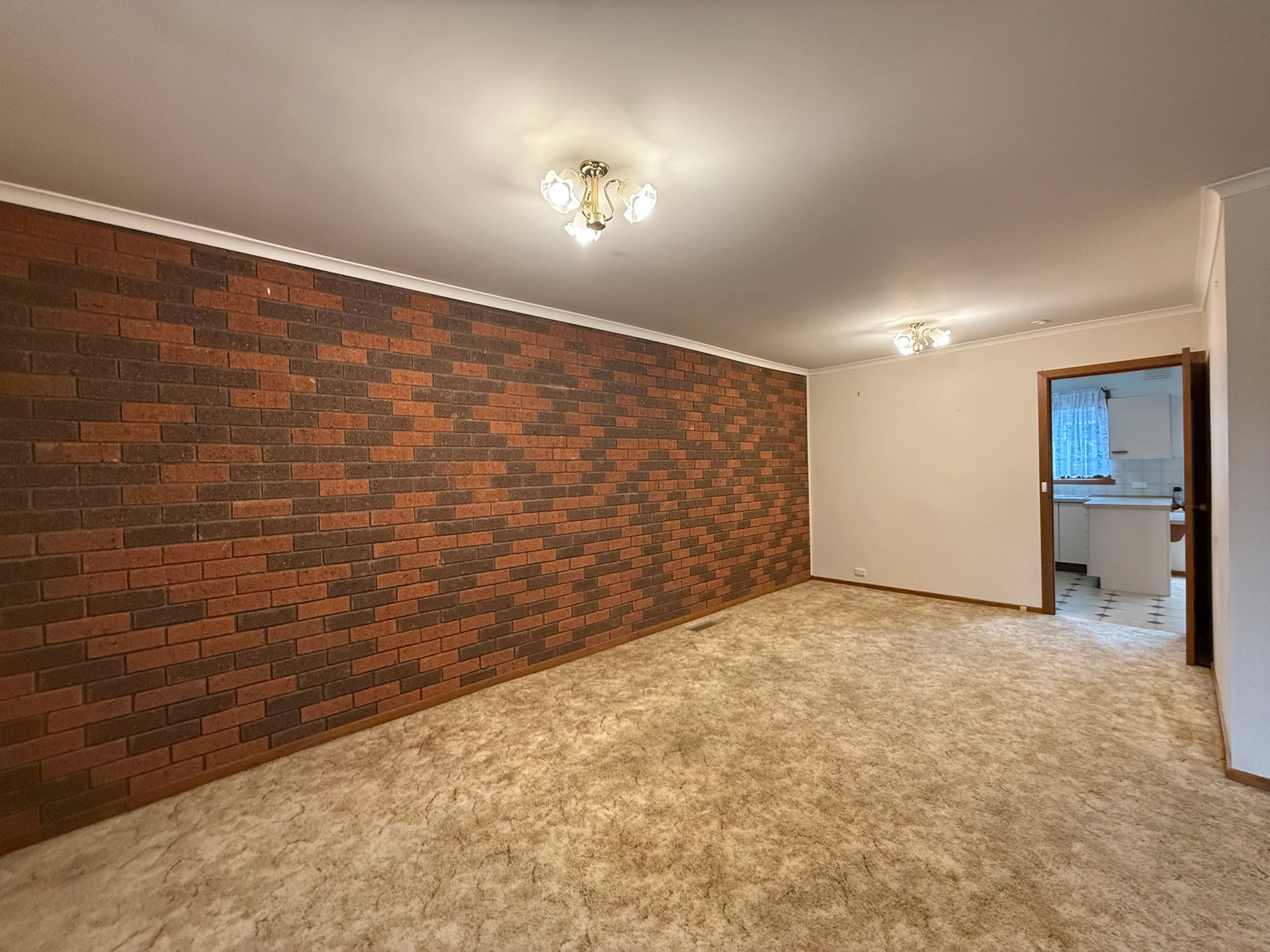 2/16 Herald Street, Cheltenham image 2