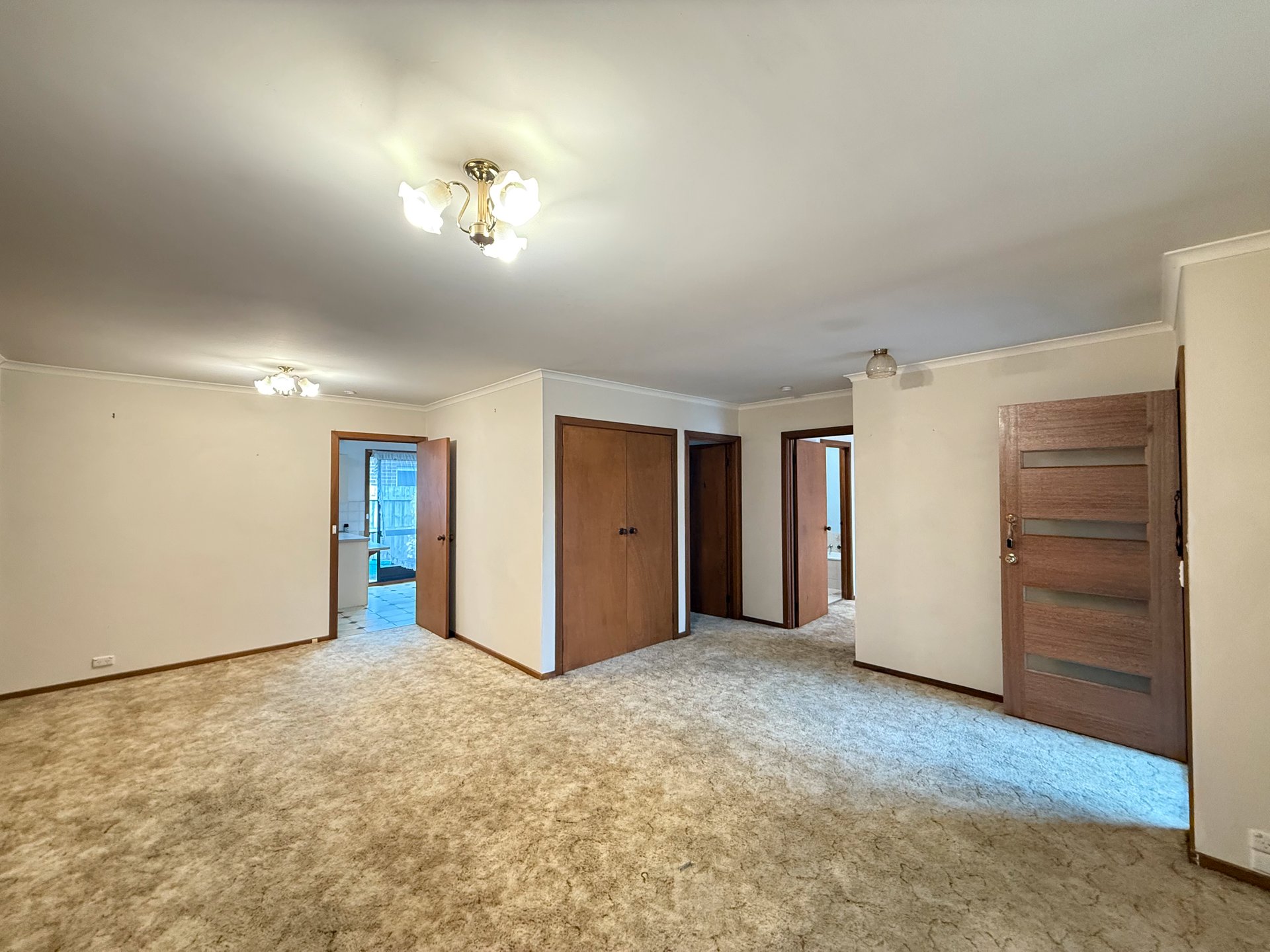2/16 Herald Street, Cheltenham image 3