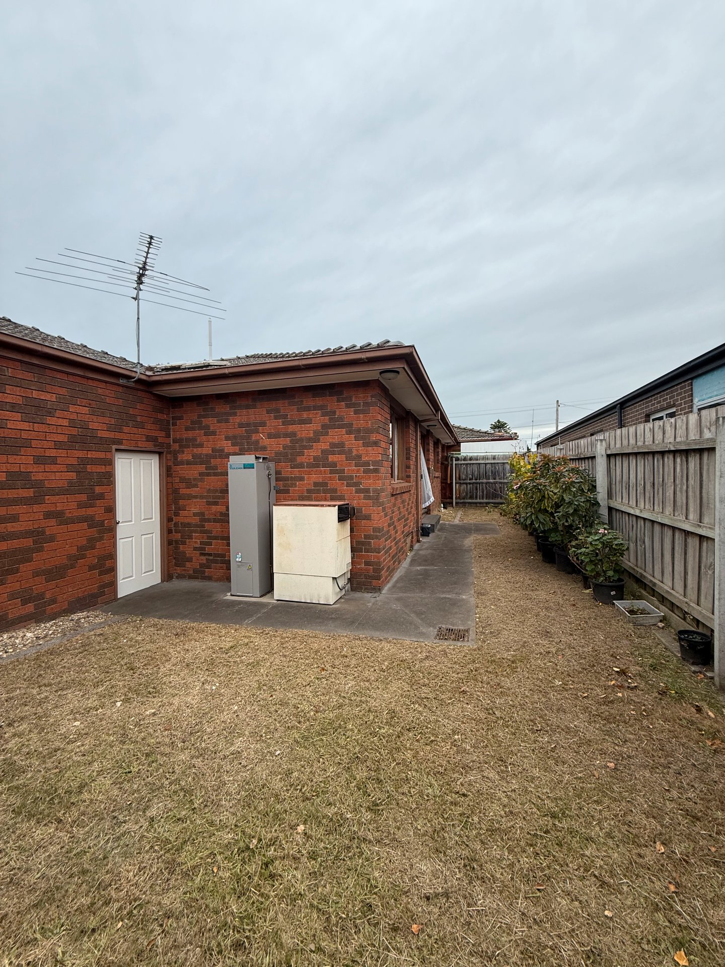 2/16 Herald Street, Cheltenham image 8