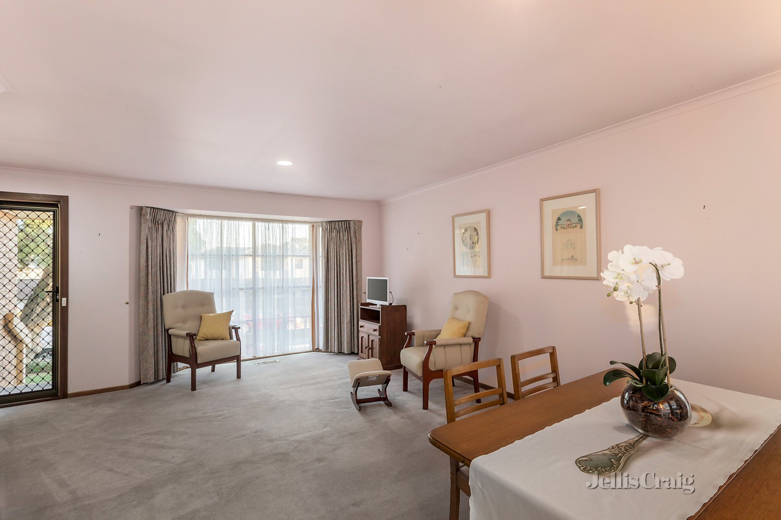 2/16 Hunter Street, Glen Waverley image 3