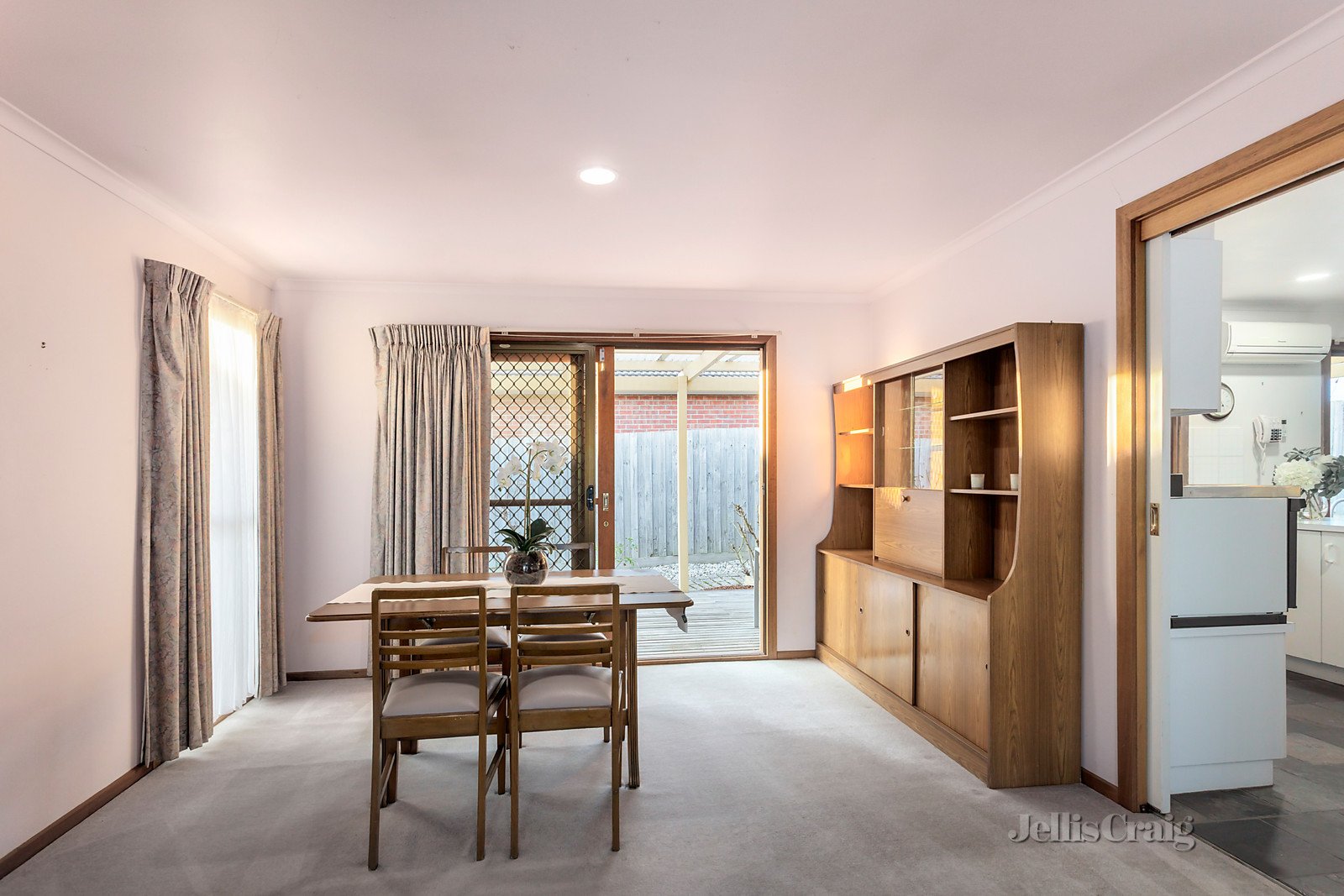 2/16 Hunter Street, Glen Waverley image 6