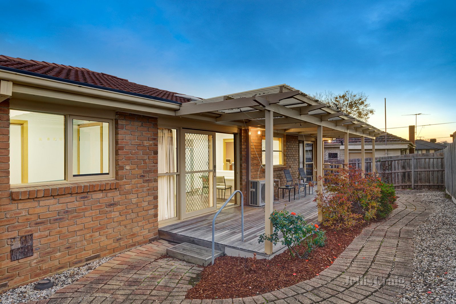 2/16 Hunter Street, Glen Waverley image 10