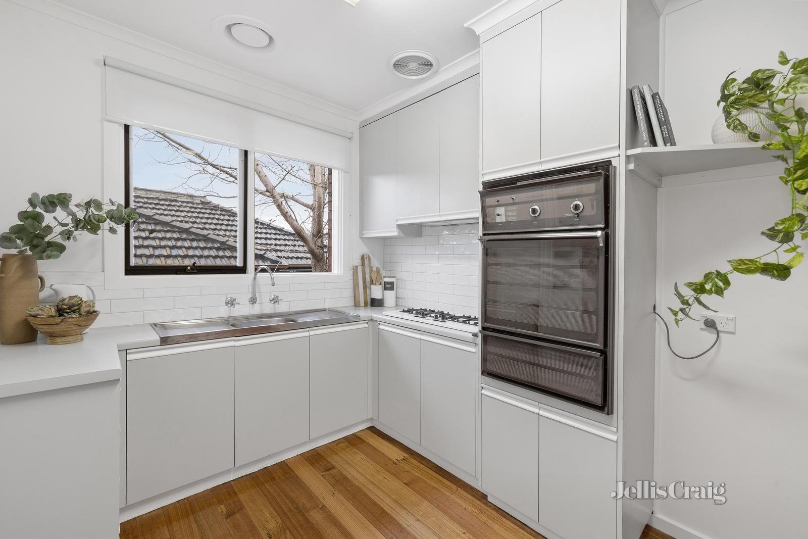 2/16 Jersey Street, Balwyn image 4