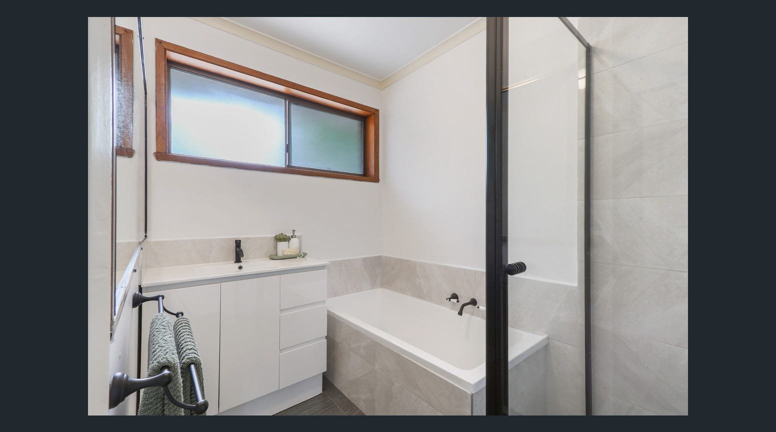 2/16 Joel Court, Heathmont image 5