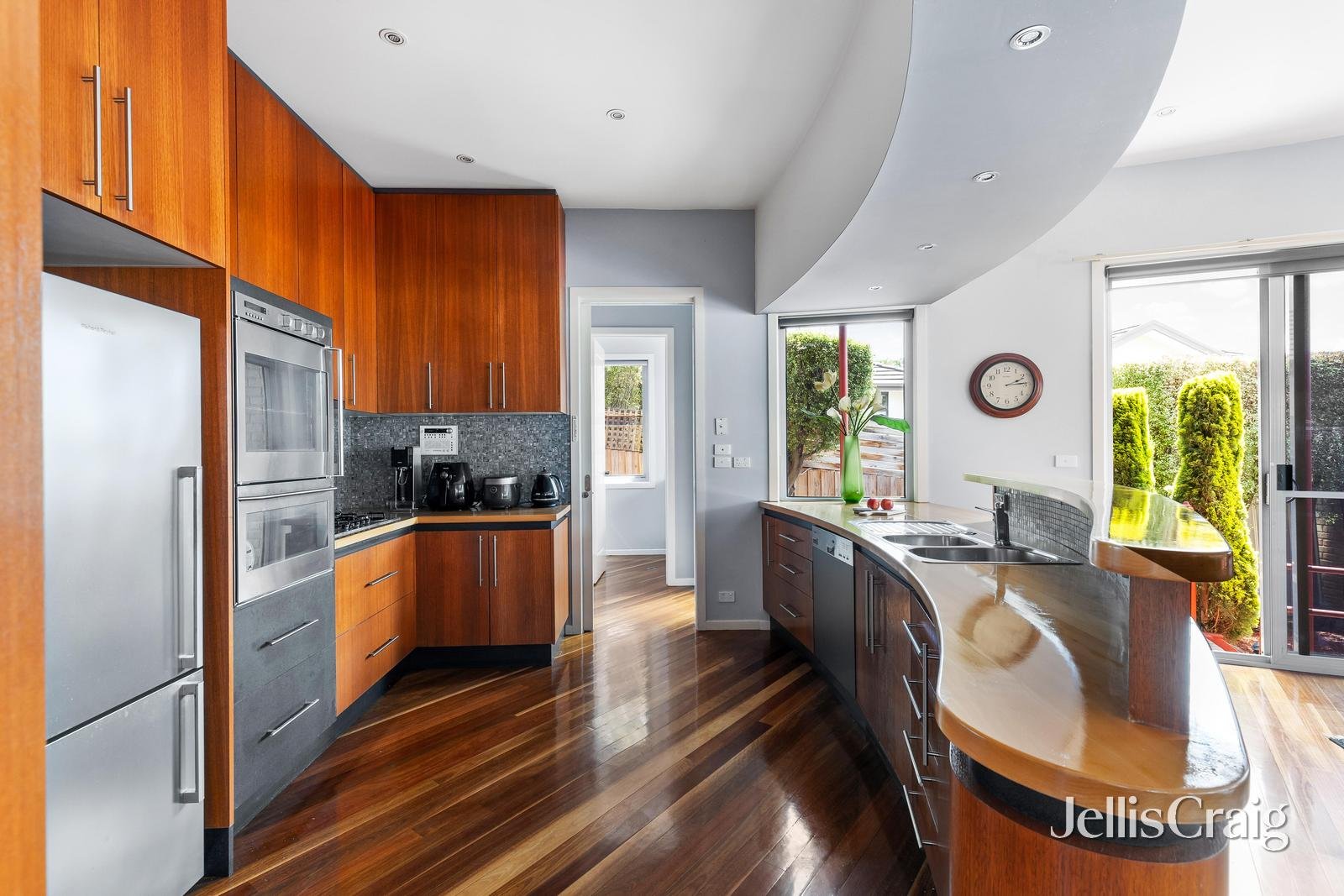 2/16 Lesley Street, Camberwell image 4