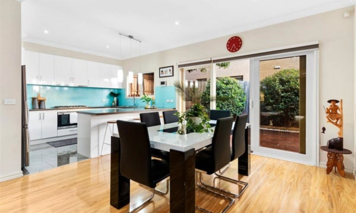 2/16 Maple Street, Mount&nbsp;Waverley image 2
