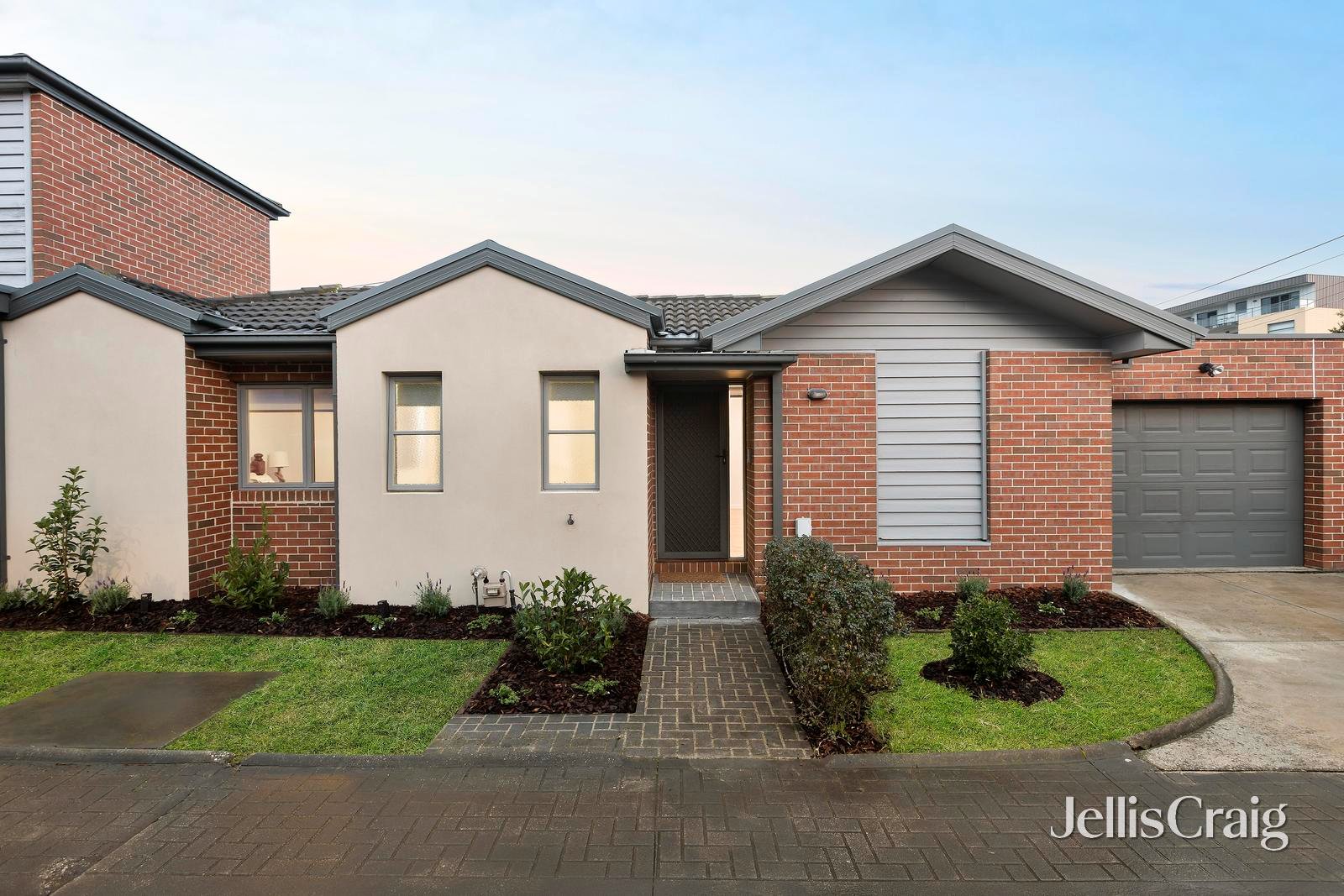 2/16 Pascoe Street, Pascoe&nbsp;Vale image 1