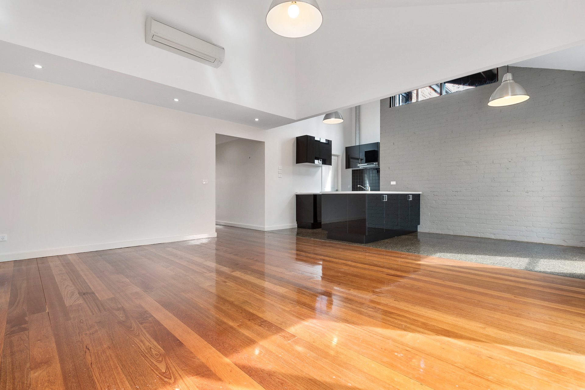 2/16 Piper Street, Kyneton image 6