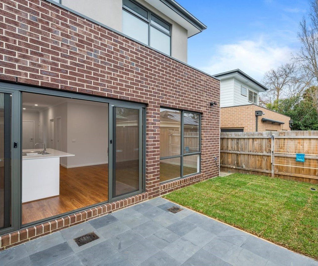 2/16 Ricky Court, Mooroolbark image 2