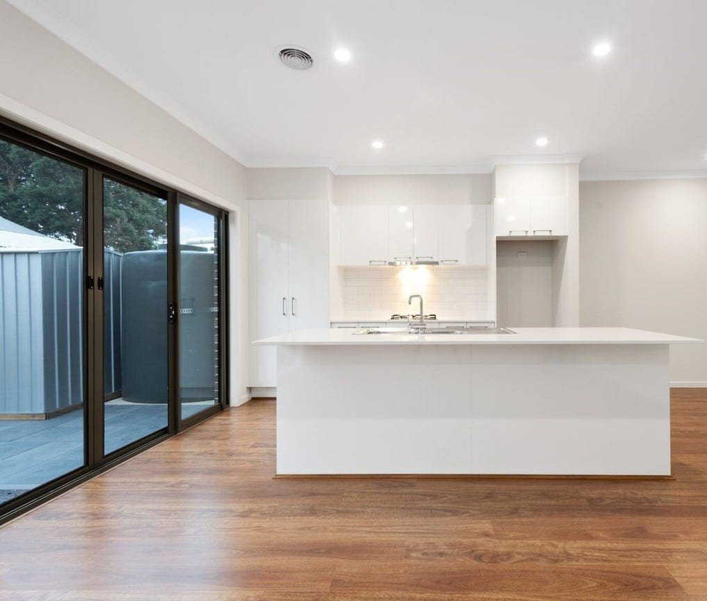 2/16 Ricky Court, Mooroolbark image 3