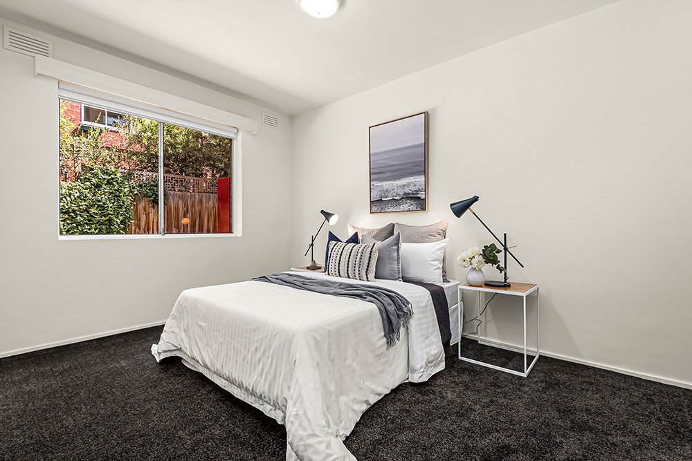 2/16 Robe Street, St Kilda image 3