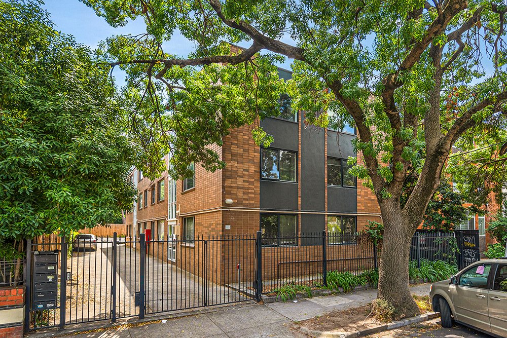 2/16 Robe Street, St Kilda image 7