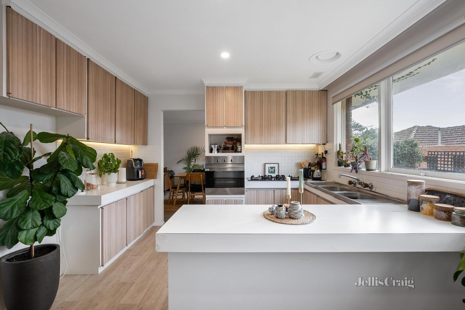 2/16 Suffolk Road, Surrey Hills image 4