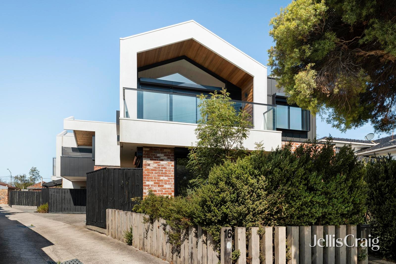 2/16 Swallow Street, Preston image 8