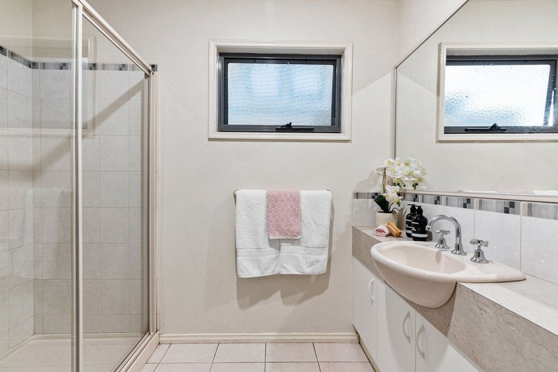 2/16 Tarook Way, Mornington image 7