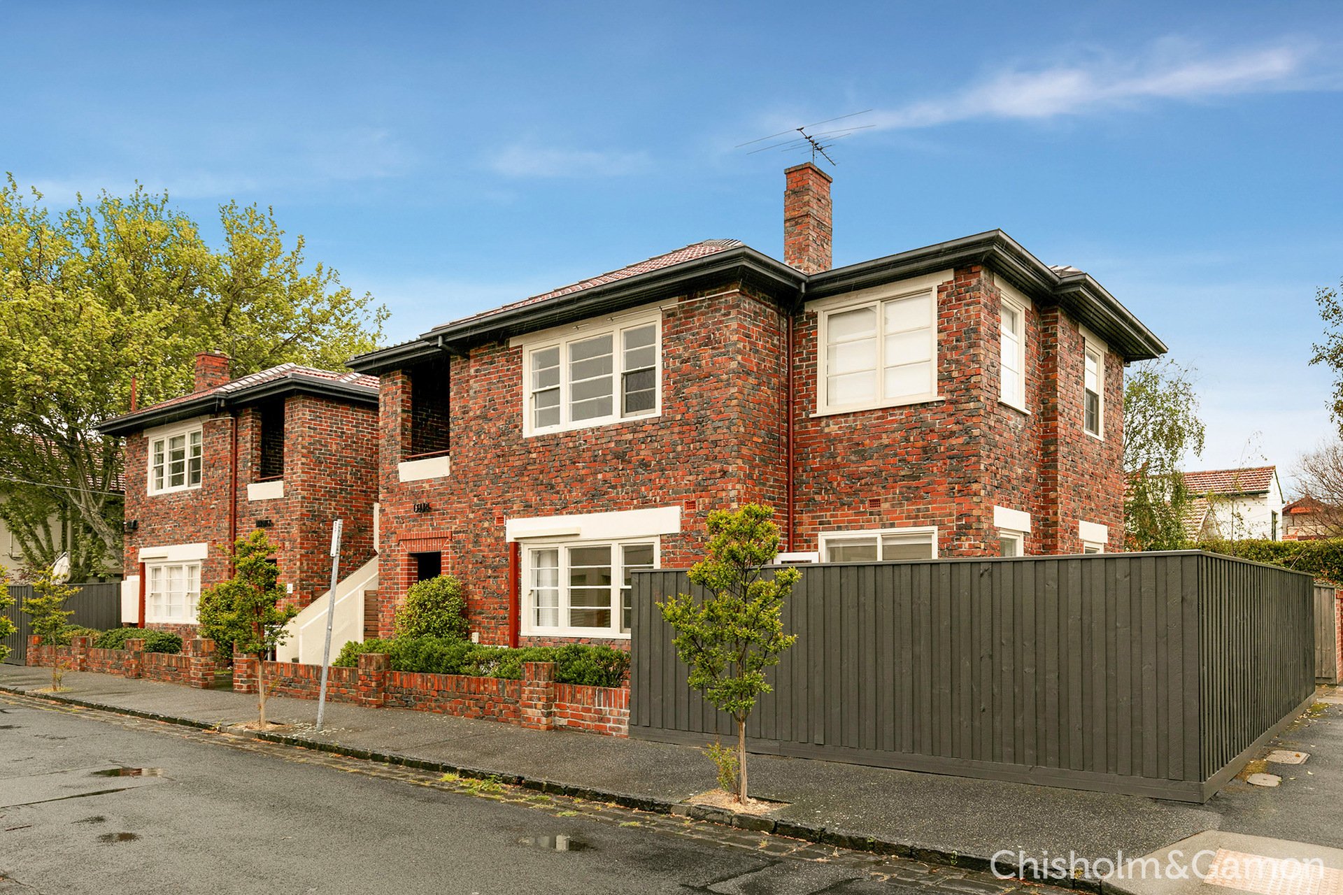 2/16 Thackeray Street, Elwood image 2