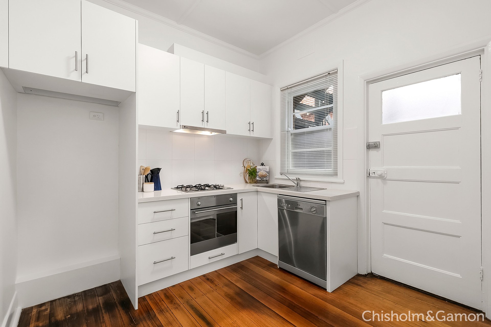 2/16 Thackeray Street, Elwood image 4