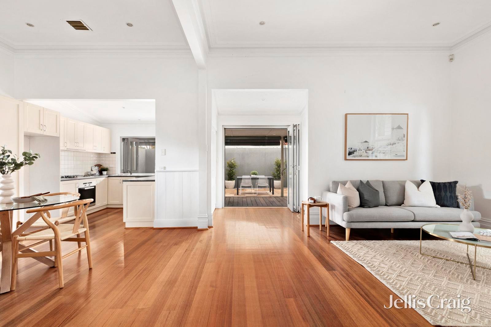 216 The Parade, Ascot Vale image 2