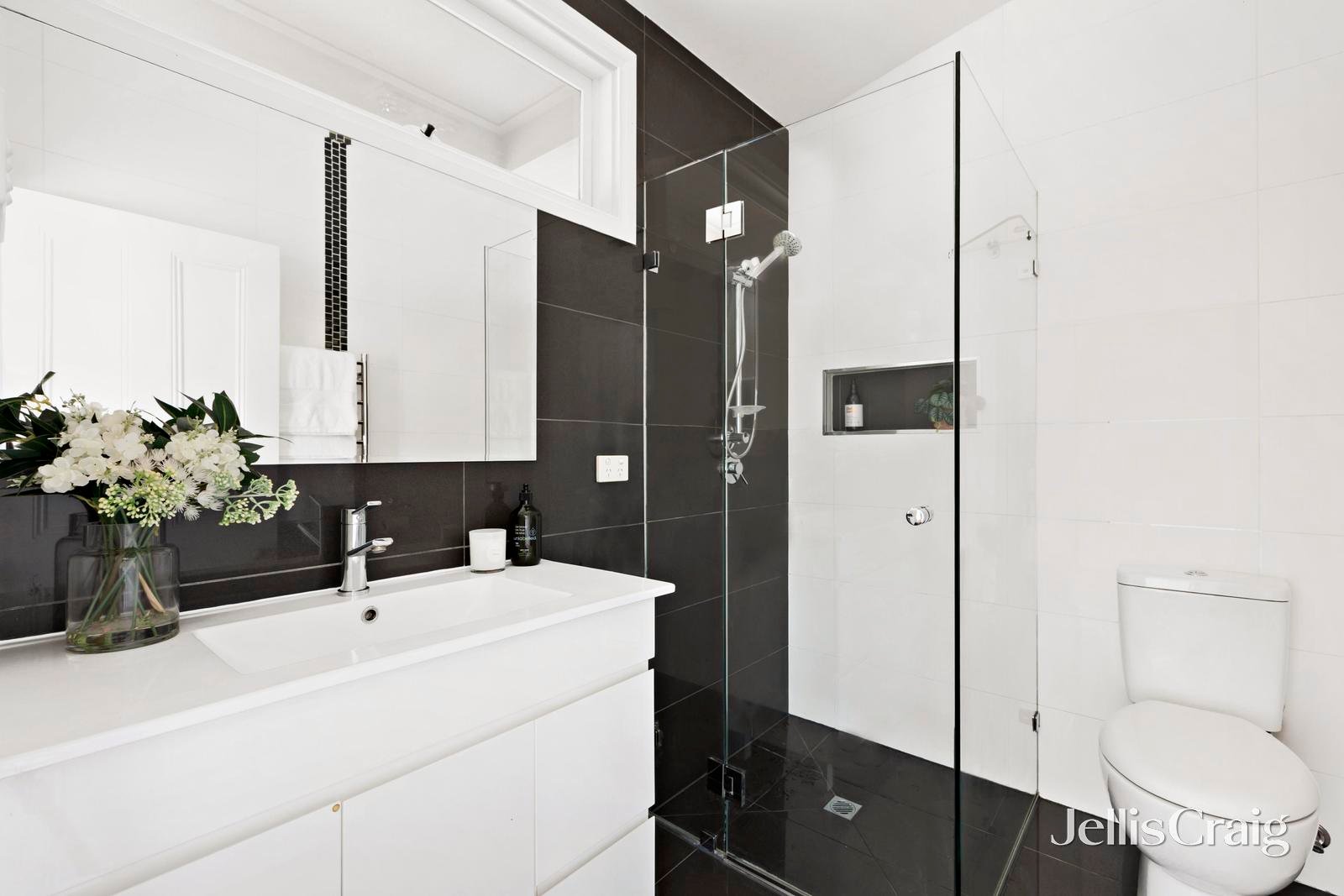 216 The Parade, Ascot Vale image 7