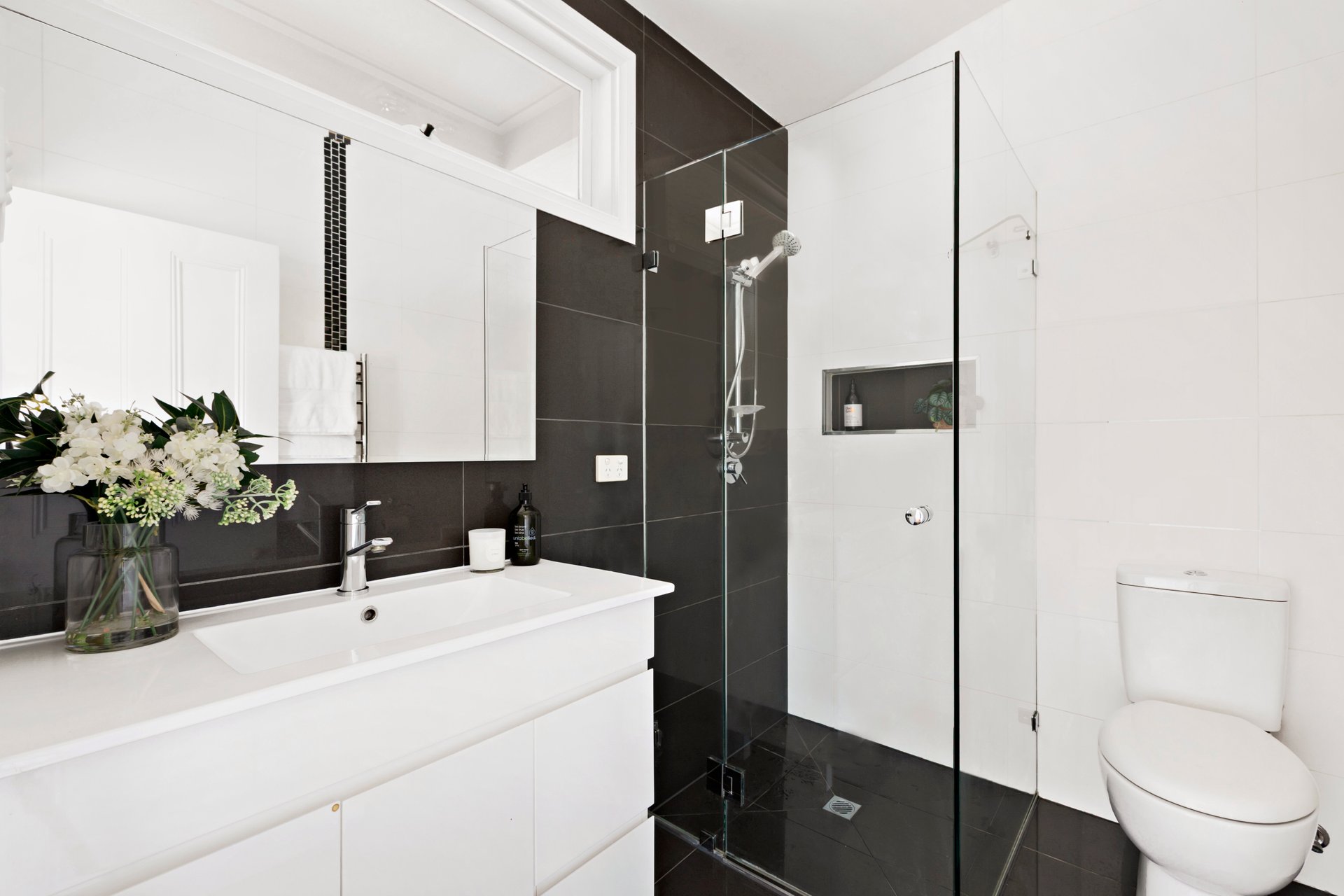 216 The Parade, Ascot Vale image 7