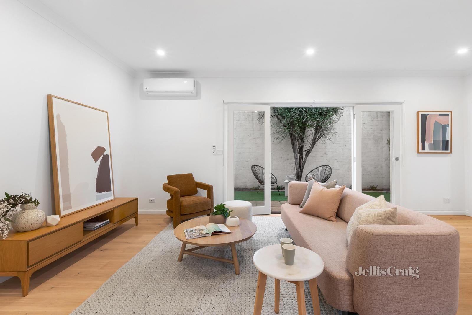 2/16 View Street, Highett image 3