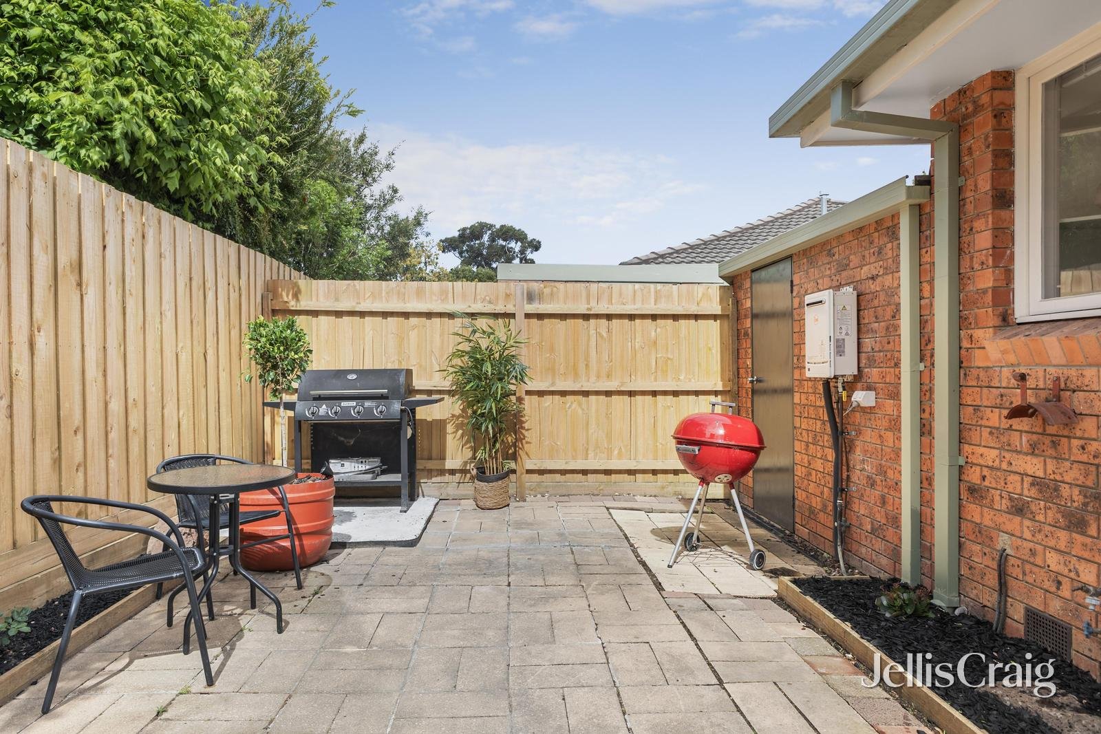 2/160-162 Surrey Road, Blackburn image 8