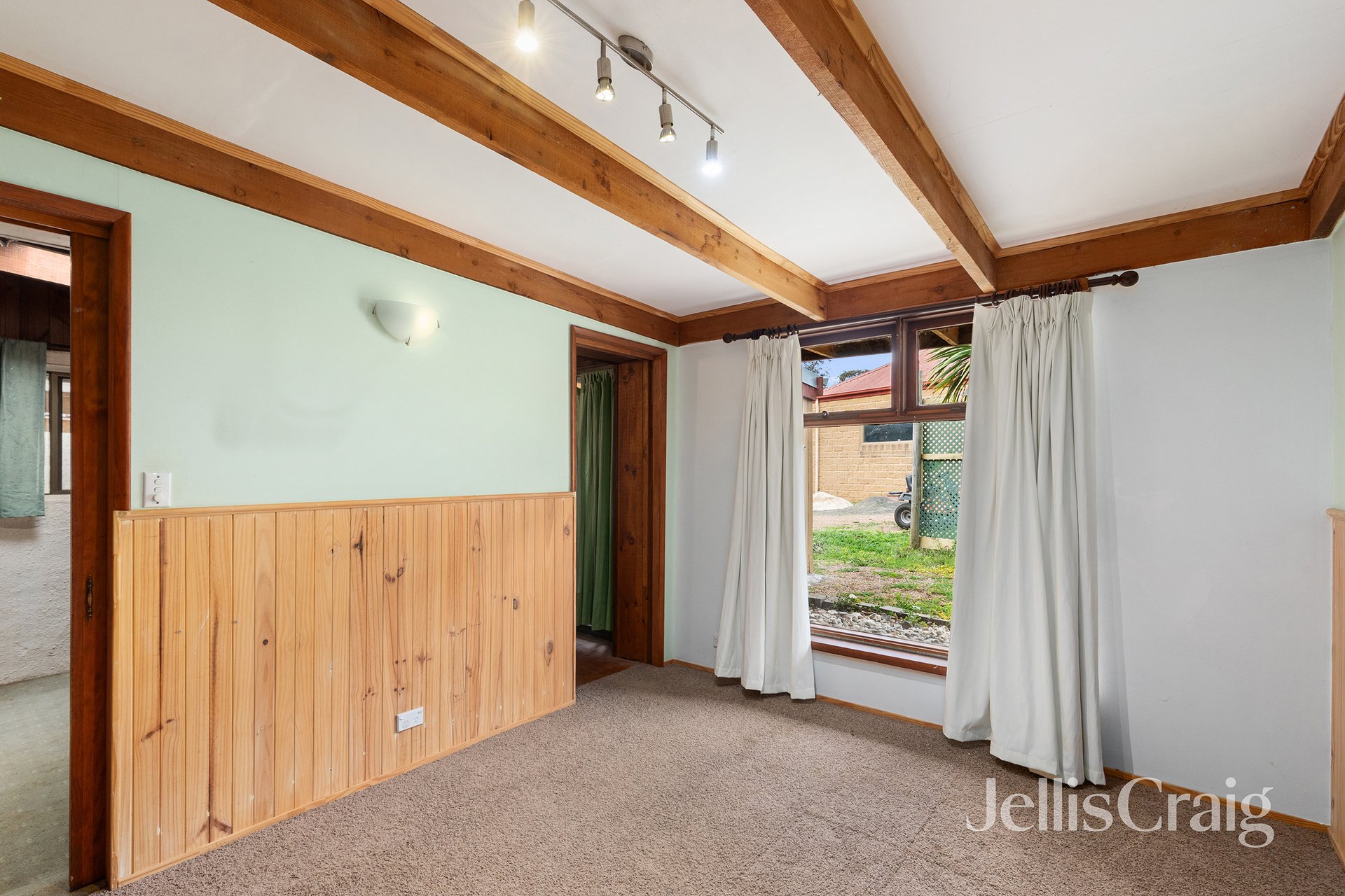 2/160 Roger Road, Panton Hill image 9