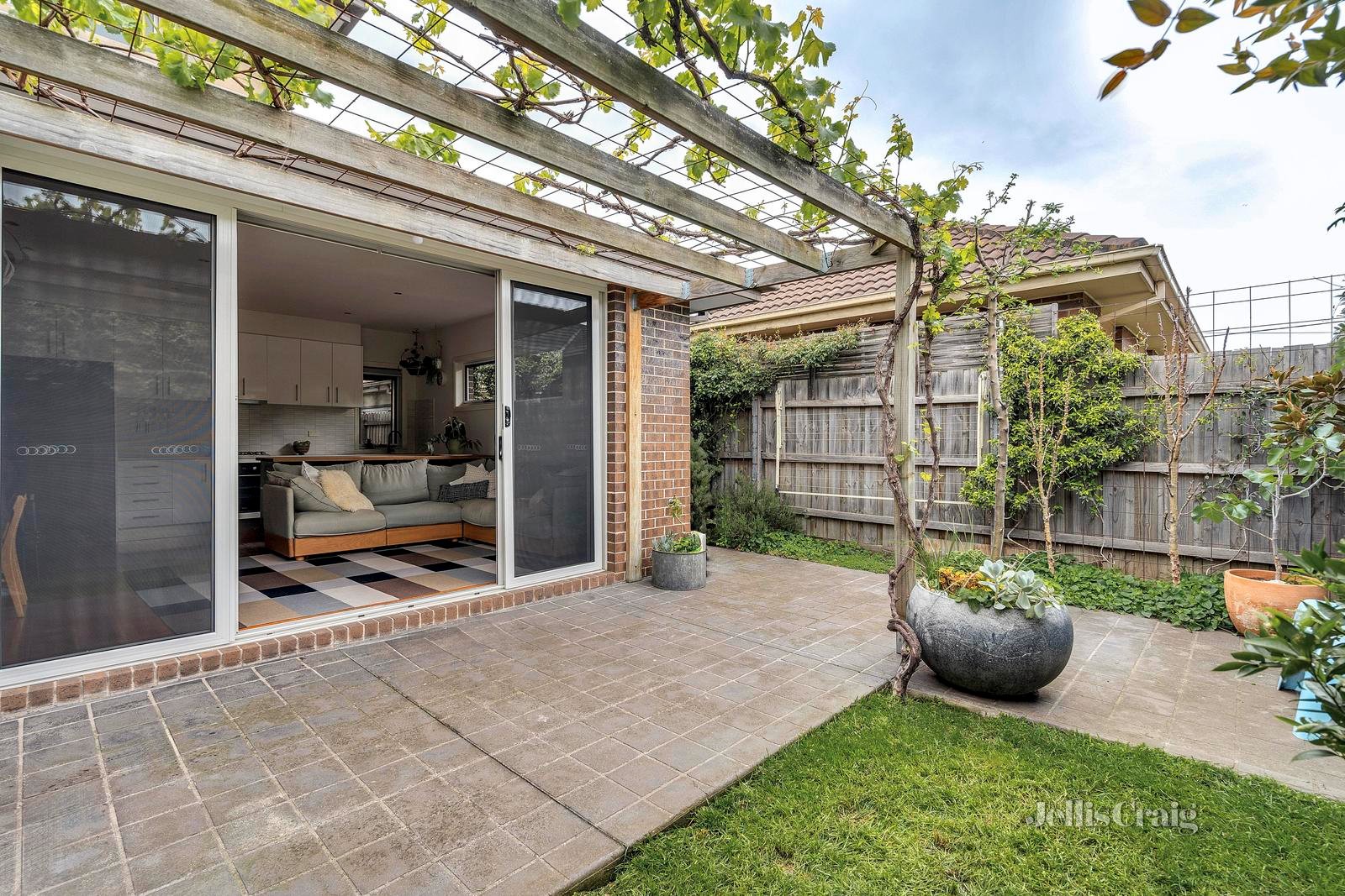 2/161 Sussex Street, Pascoe Vale image 9