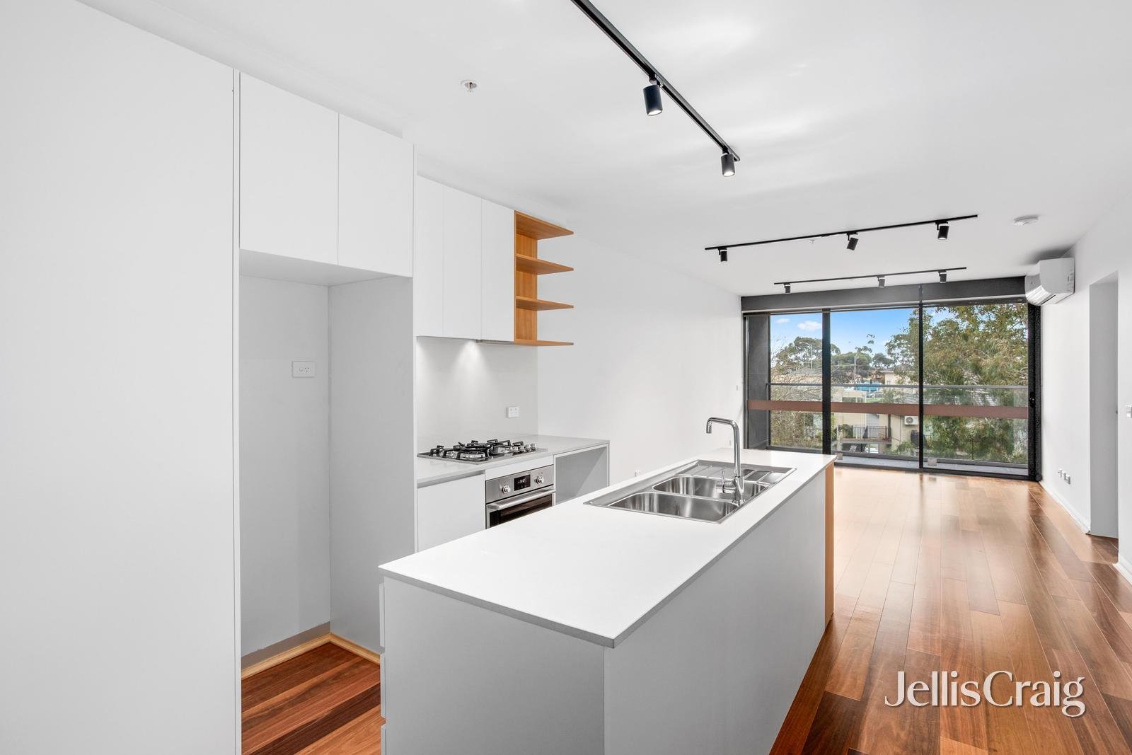 216/110 Roberts Street, West&nbsp;Footscray image 1