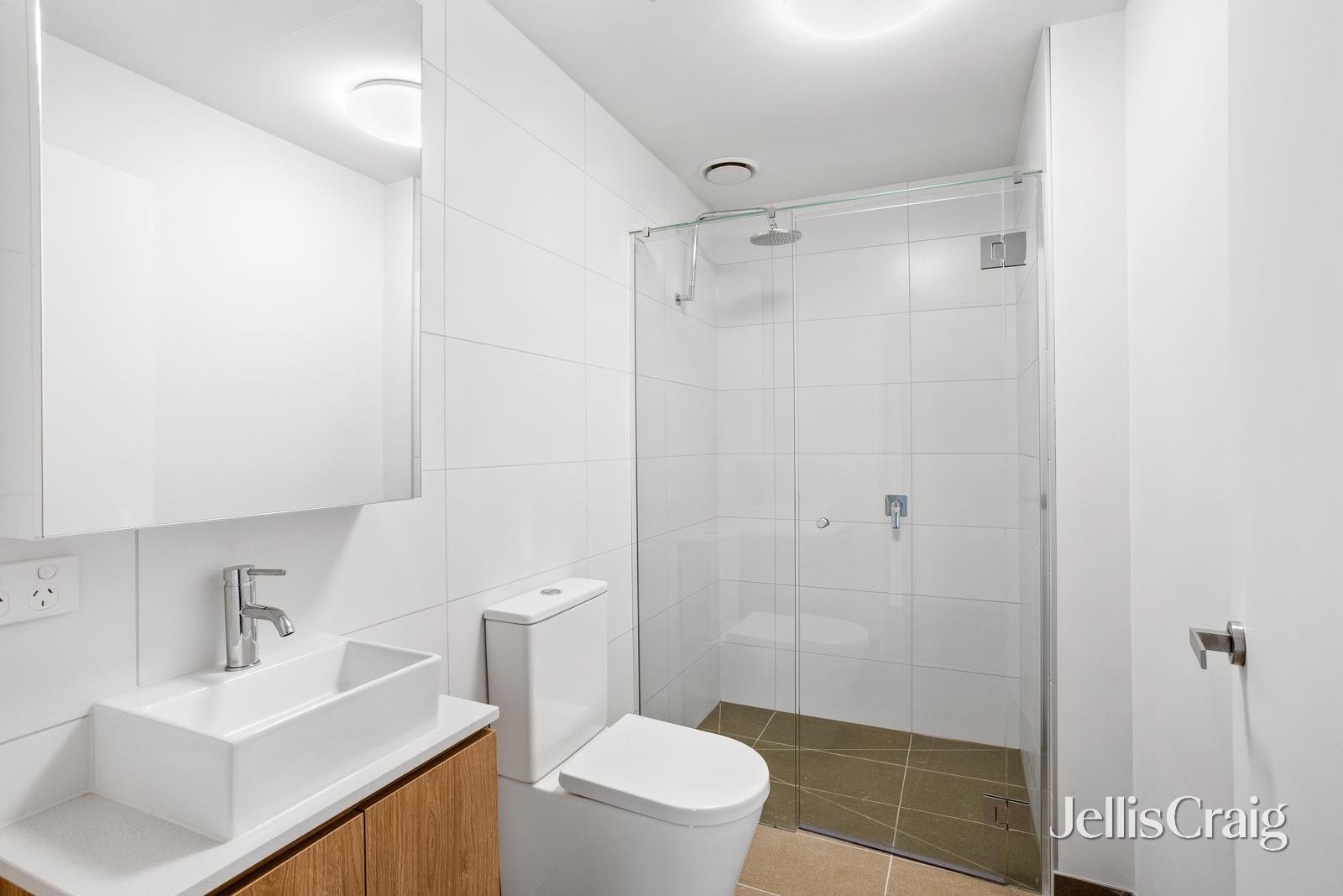 216/110 Roberts Street, West&nbsp;Footscray image 8