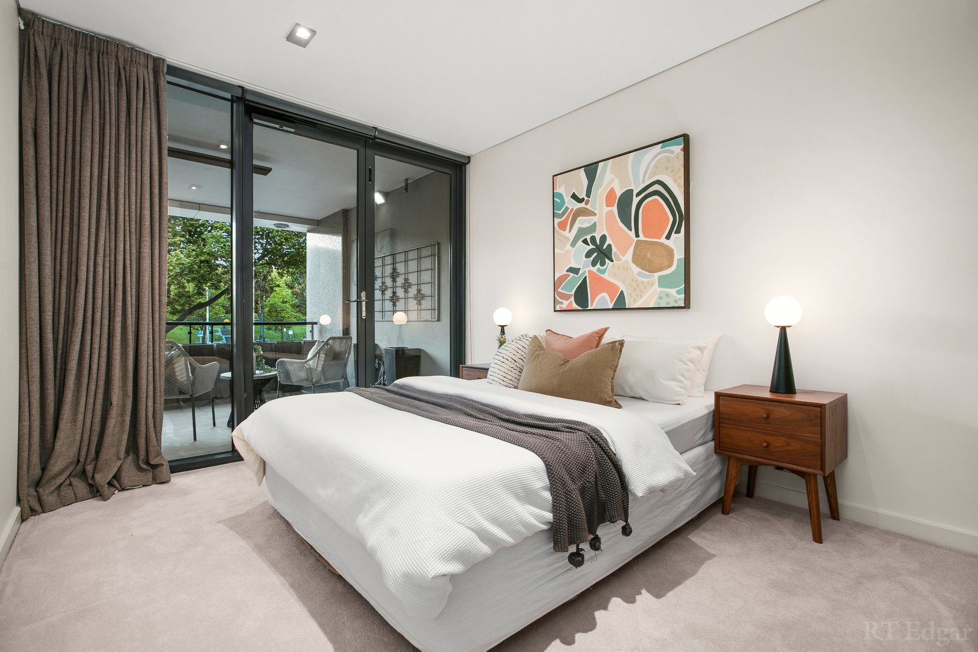 216/250 St Kilda Road, Southbank image 8