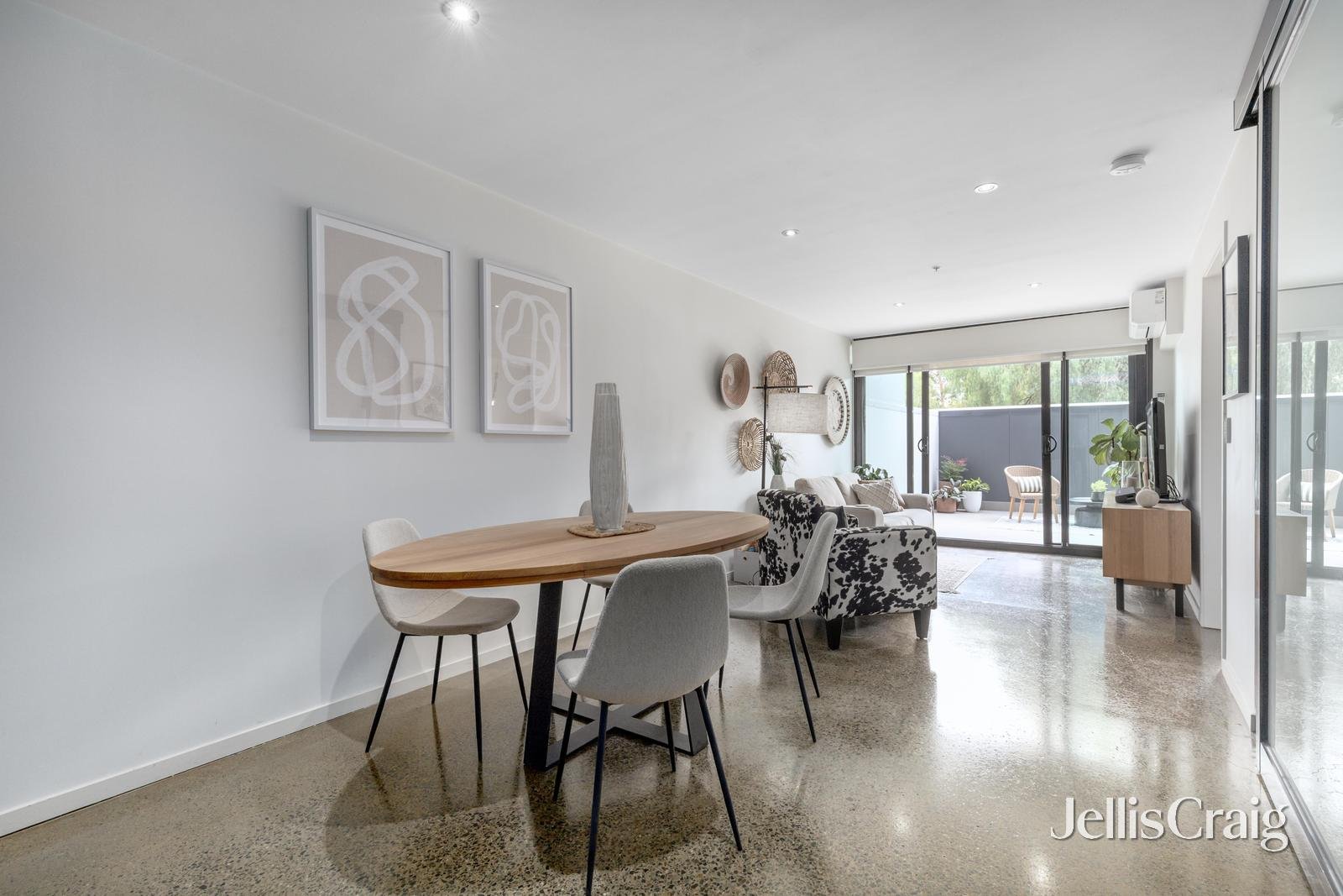2/163 Burwood Road, Hawthorn image 1