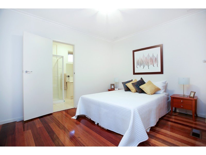 2/163 Prospect Hill Road, Canterbury image 6