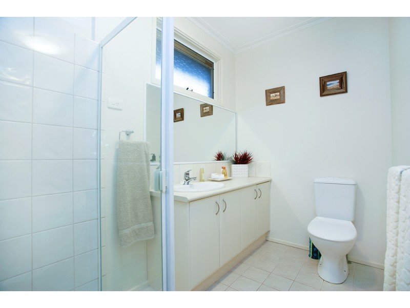 2/163 Prospect Hill Road, Canterbury image 7