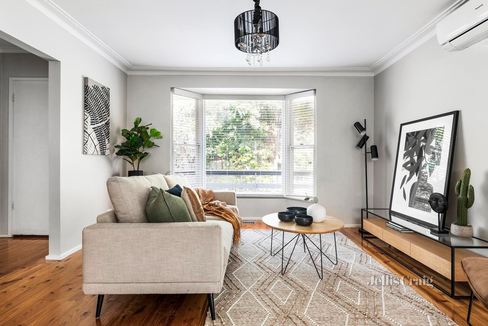 2/164 Waiora Road, Rosanna image 1